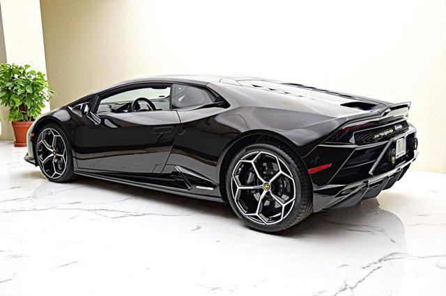 Photo of 2020 Nero Granatus Lamborghini Huracan EVO