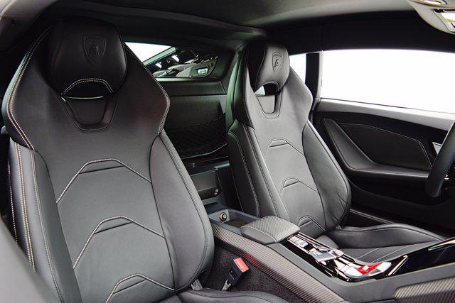 Photo of 2020 Nero Granatus Lamborghini Huracan EVO