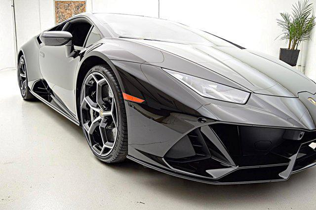 Photo of 2020 Nero Granatus Lamborghini Huracan EVO