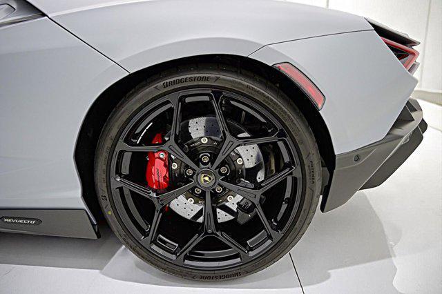 Photo of 2024 Grigio Acheso Lamborghini Revuelto