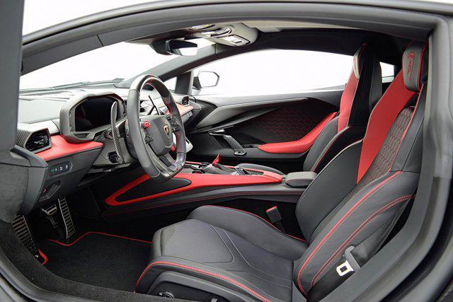 Photo of 2024 Grigio Acheso Lamborghini Revuelto