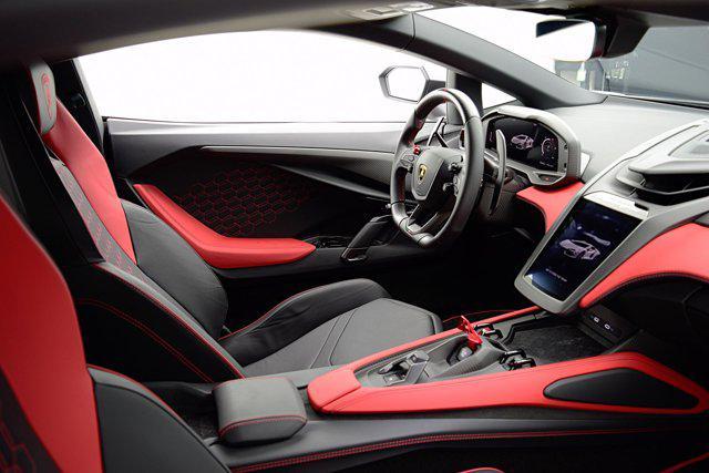 Photo of 2024 Grigio Acheso Lamborghini Revuelto