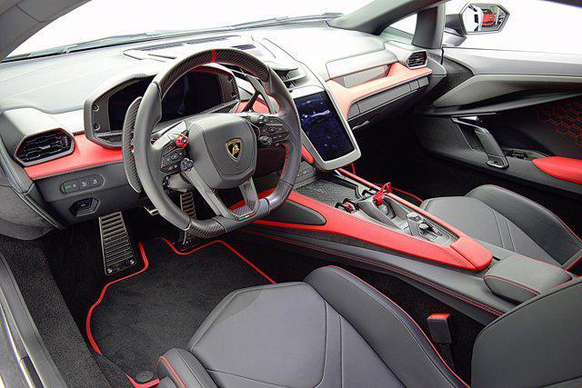 Photo of 2024 Grigio Acheso Lamborghini Revuelto