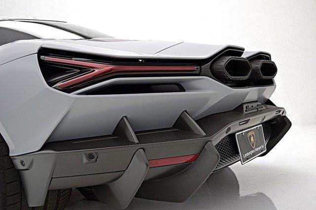Photo of 2024 Grigio Acheso Lamborghini Revuelto
