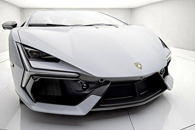 Photo of 2024 Grigio Acheso Lamborghini Revuelto