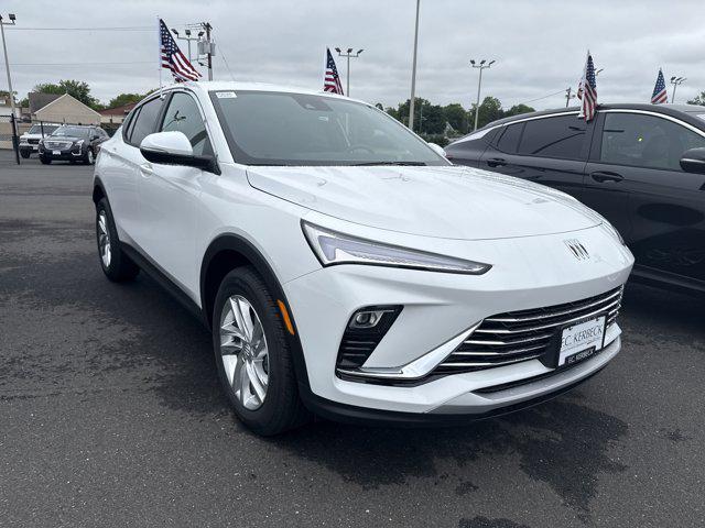 Photo of 2025 Summit White Buick Envista