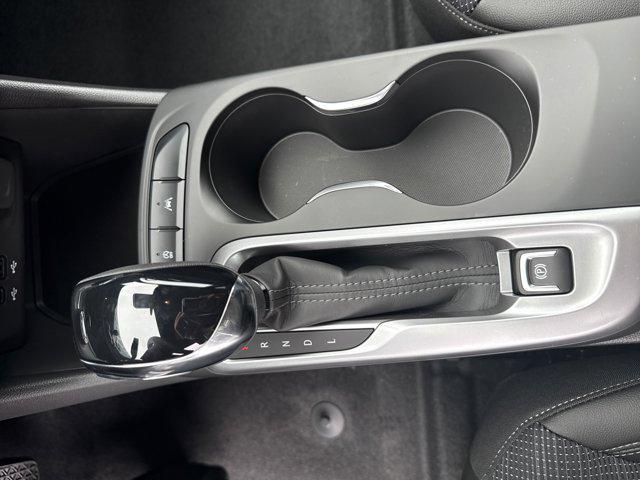 Photo of 2025 Summit White Buick Envista