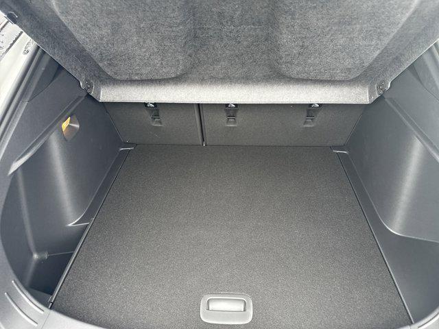 Photo of 2025 Summit White Buick Envista