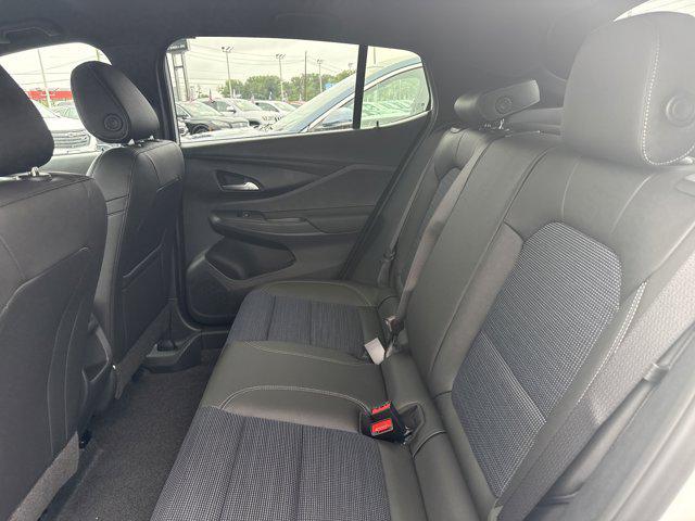 Photo of 2025 Summit White Buick Envista