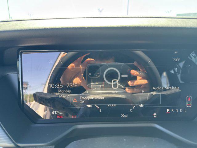 Photo of 2025 Summit White GMC Acadia