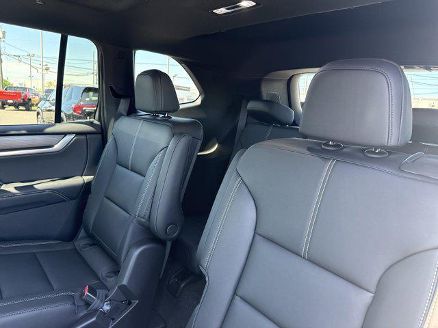 Photo of 2025 Summit White GMC Acadia