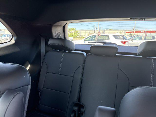 Photo of 2025 Summit White GMC Acadia