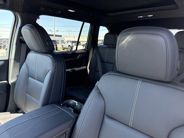 Photo of 2025 Summit White GMC Acadia