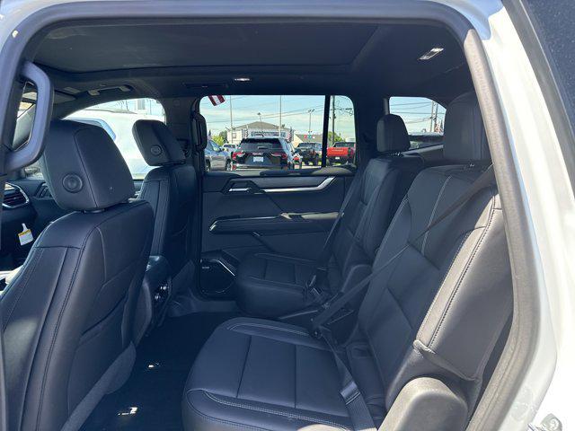 Photo of 2025 Summit White GMC Acadia