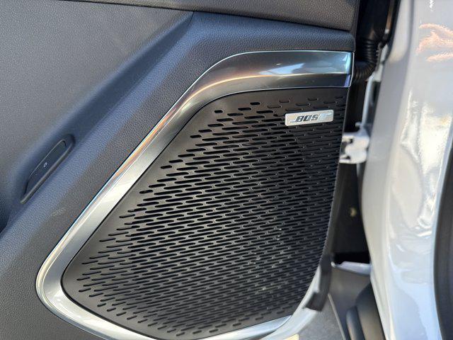 Photo of 2025 Summit White GMC Acadia