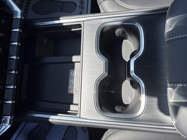 Photo of 2025 Summit White GMC Acadia