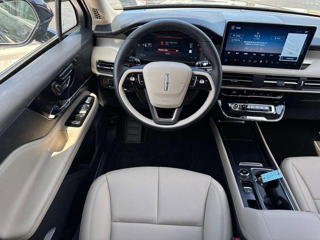 Photo of 2025 Infinite Black Lincoln Corsair