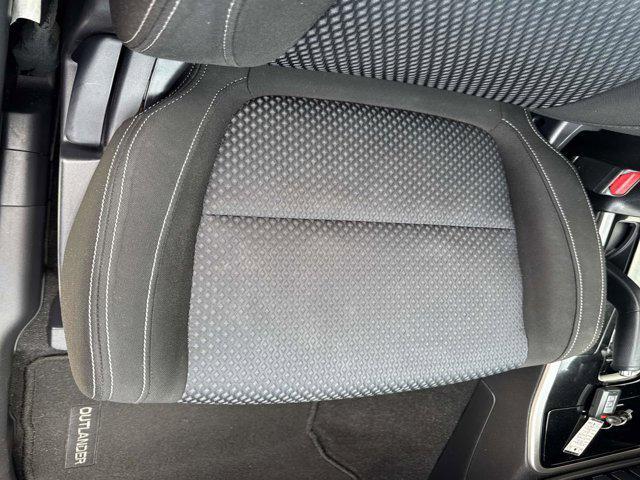 Photo of 2018 Cosmic Blue Metallic Mitsubishi Outlander