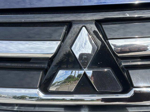 Photo of 2018 Cosmic Blue Metallic Mitsubishi Outlander