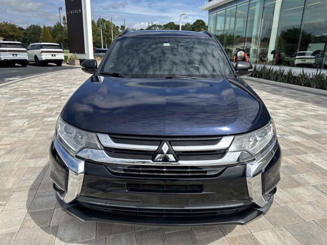 Photo of 2018 Cosmic Blue Metallic Mitsubishi Outlander