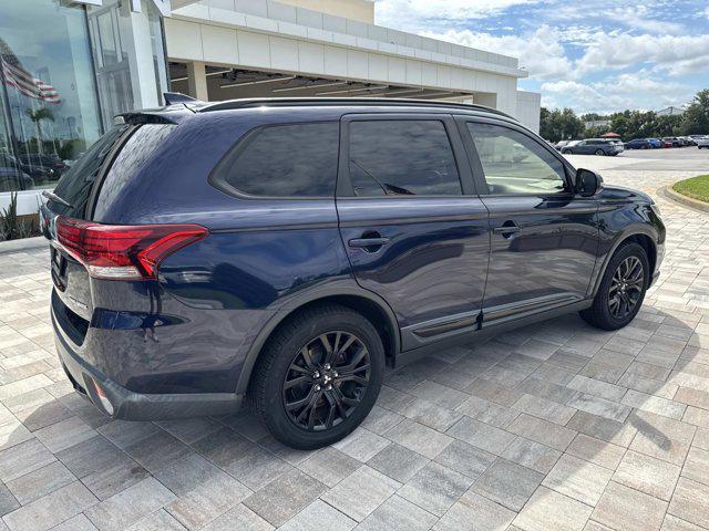 Photo of 2018 Cosmic Blue Metallic Mitsubishi Outlander