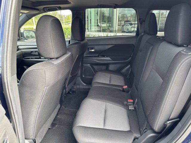 Photo of 2018 Cosmic Blue Metallic Mitsubishi Outlander