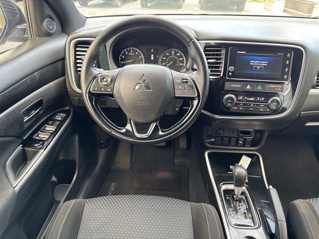 Photo of 2018 Cosmic Blue Metallic Mitsubishi Outlander
