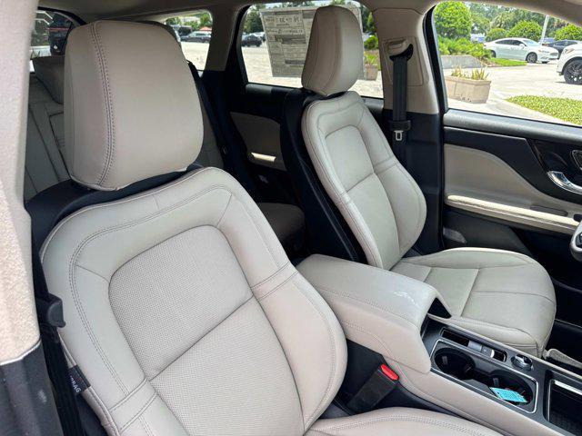 Photo of 2025 Crystal White Lincoln Corsair