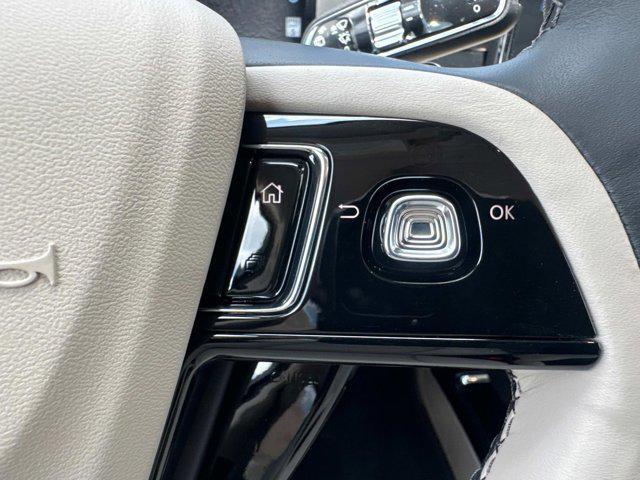 Photo of 2025 Crystal White Lincoln Corsair