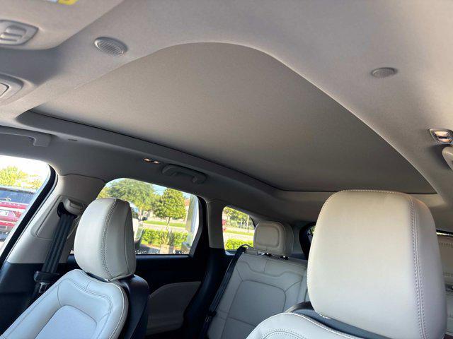 Photo of 2025 Crystal White Lincoln Corsair