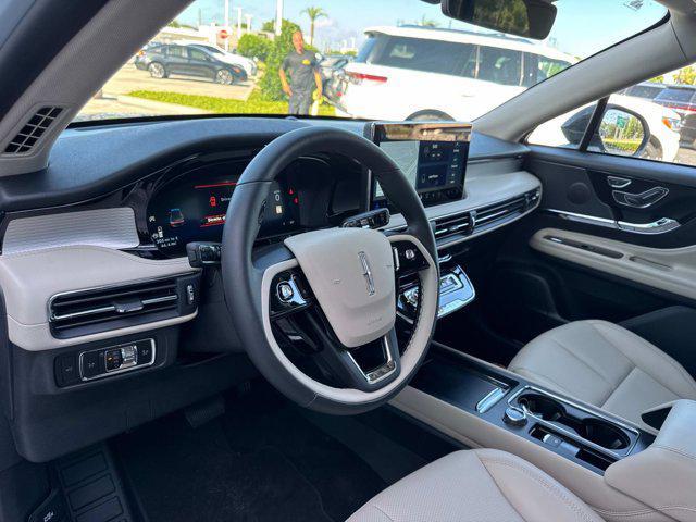Photo of 2025 Crystal White Lincoln Corsair