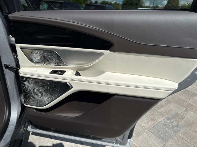 Photo of 2025 Lustrous Gray Metallic Clearcoat Lincoln Nautilus