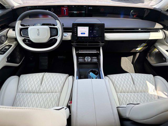 Photo of 2025 Lustrous Gray Metallic Clearcoat Lincoln Nautilus