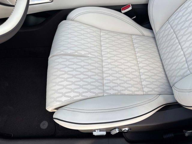 Photo of 2025 Lustrous Gray Metallic Clearcoat Lincoln Nautilus