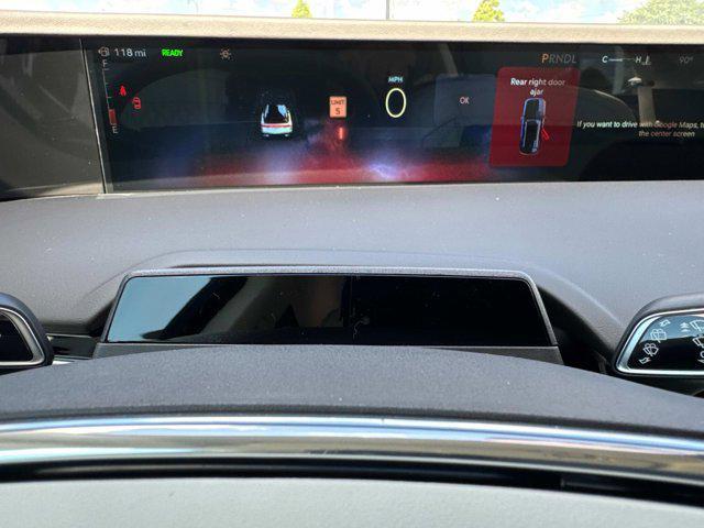 Photo of 2025 Lustrous Gray Metallic Clearcoat Lincoln Nautilus