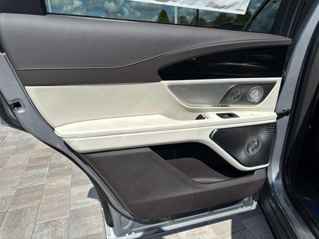 Photo of 2025 Lustrous Gray Metallic Clearcoat Lincoln Nautilus