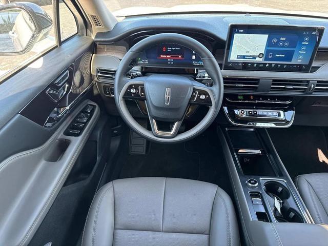 Photo of 2025 Crystal White Lincoln Corsair