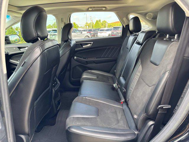 Photo of 2016 Shadow Black Ford Edge