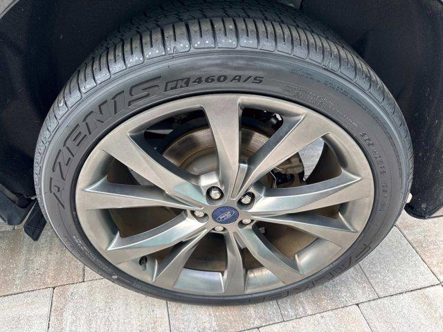 Photo of 2016 Shadow Black Ford Edge