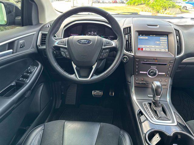 Photo of 2016 Shadow Black Ford Edge