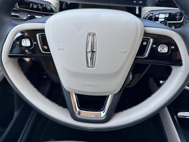 Photo of 2025 Infinite Black Lincoln Corsair
