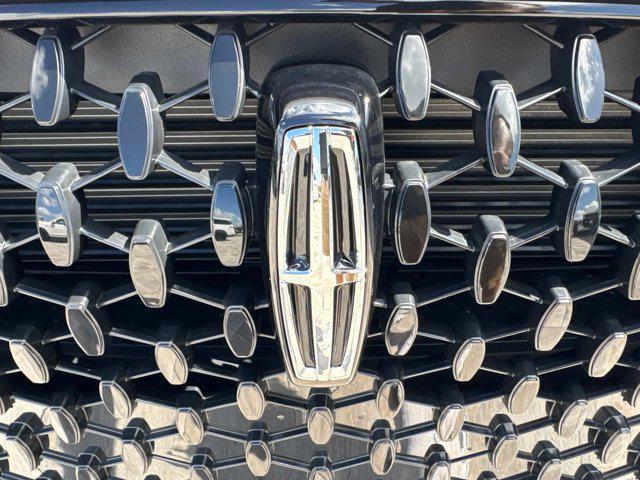Photo of 2025 Pristine White Lincoln Corsair