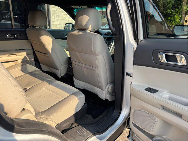 Photo of 2014 Silver Ford Explorer
