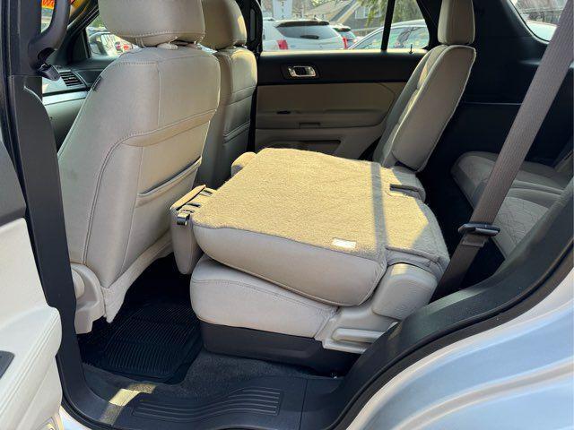 Photo of 2014 Silver Ford Explorer