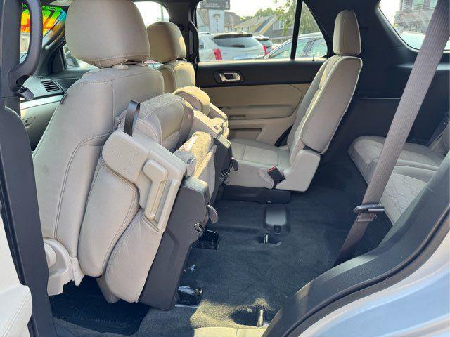 Photo of 2014 Silver Ford Explorer