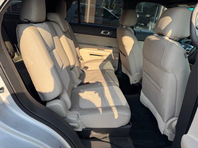 Photo of 2014 Silver Ford Explorer
