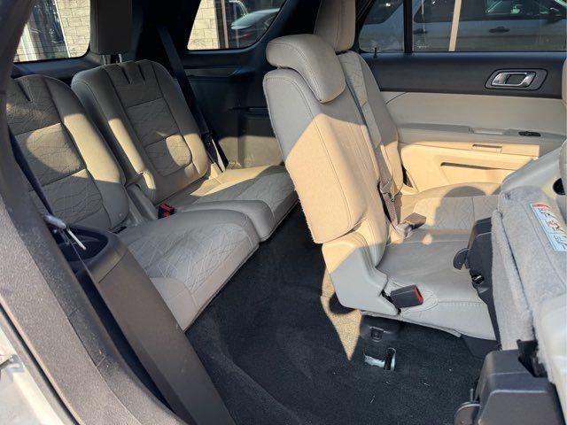 Photo of 2014 Silver Ford Explorer