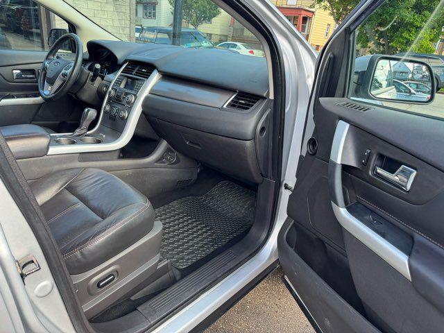 Photo of 2013 Silver Ford Edge