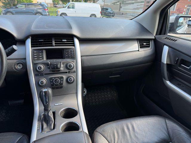 Photo of 2013 Silver Ford Edge