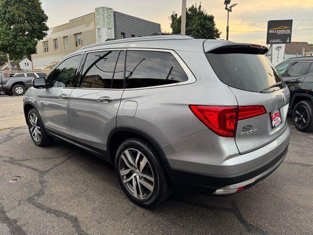 Photo of 2016 Silver Honda Pilot